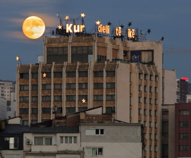 When the sun goes away we paint the sky